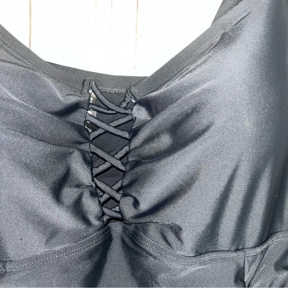 Torrid Wireless Lattice Front One Piece Swimsuit - Picture 6 of 7